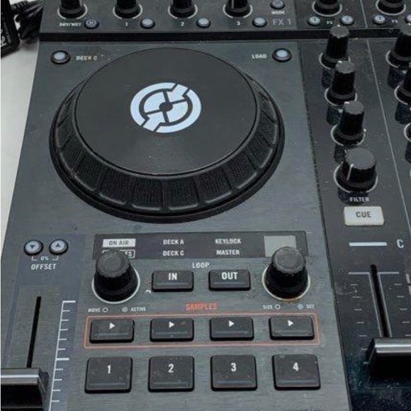 Traktor Kontrol S4 DJ 4-Channel Controller Native Instruments - Picture 7 of 11
